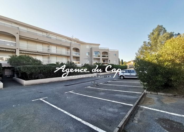 Appartement 2 pieces avec piscine terrasse et parking a saint aygulf (10)