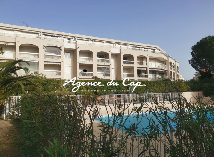 2 room apartment with pool terrace and parking in saint aygulf