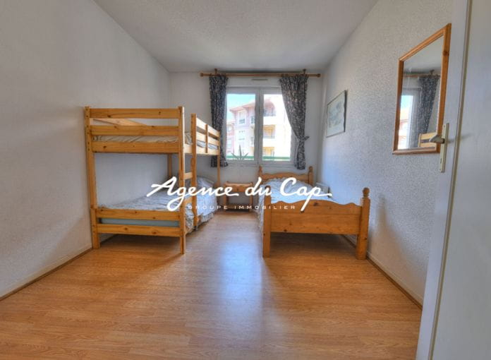 Appartement 3 pieces de 68m² avec 2 chambres et terrasse vue sur le port de Fréjus