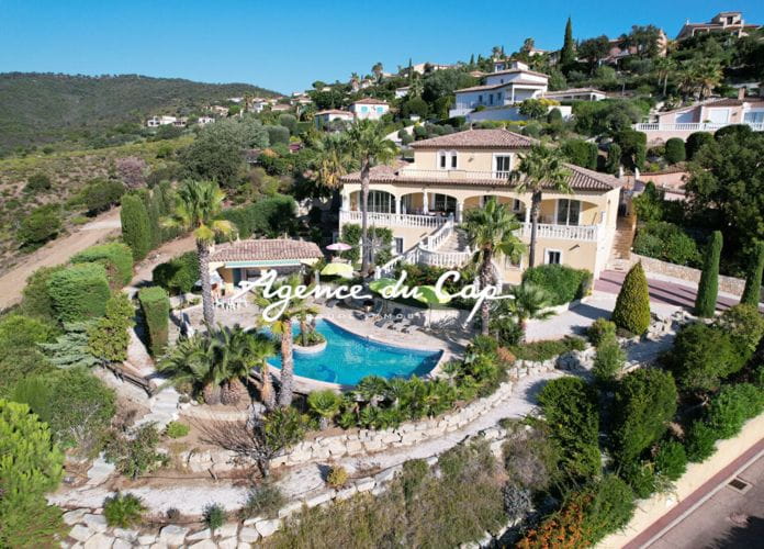 Villa de 7 pièces avec vue mer piscine et garage, à quelques pas des plages des issambres (2)