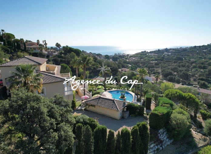 Villa de 7 pièces avec vue mer piscine et garage, à quelques pas des plages des Issambres