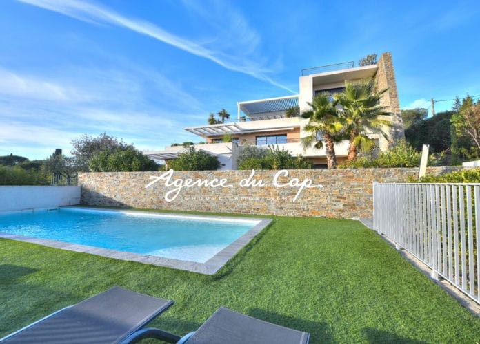 Appartement villa toit 5 pieces vue mer panoramique terrasse solarium  jaccuzzi piscine garage plage et commerces a pied a saint raphael boulouris (1)