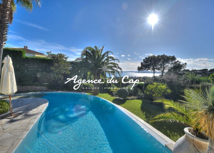 Villa provençale à vendre de 177 m², comprenant 6 pièces avec vue mer sur le golfe de saint-tropez, aux issambres (14)