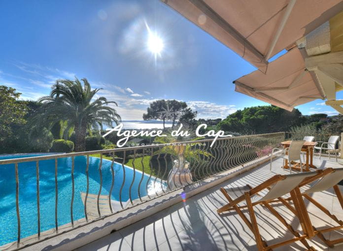 Villa provençale à vendre de 177 m², comprenant 6 pièces avec vue mer sur le golfe de saint-tropez, aux Issambres