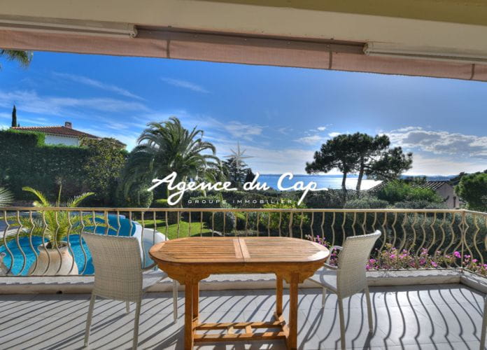 Villa provençale à vendre de 177 m², comprenant 6 pièces avec vue mer sur le golfe de saint-tropez, aux issambres (7)