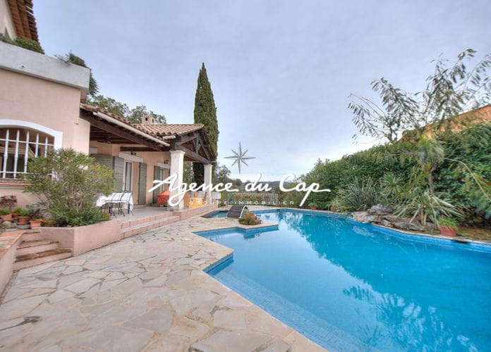 Villa provencale au calme avec picine et dependance a saint raphael valescure 140m² (6)