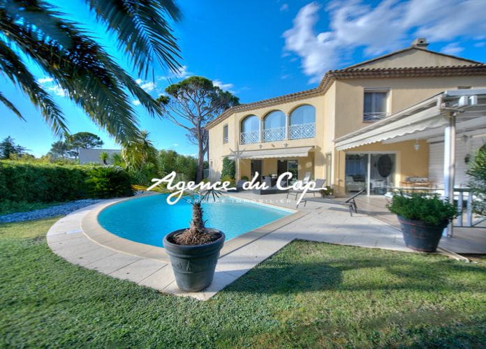 Saint raphael, villa 180 m2, 4 chambres, piscine, proche golfs (17)