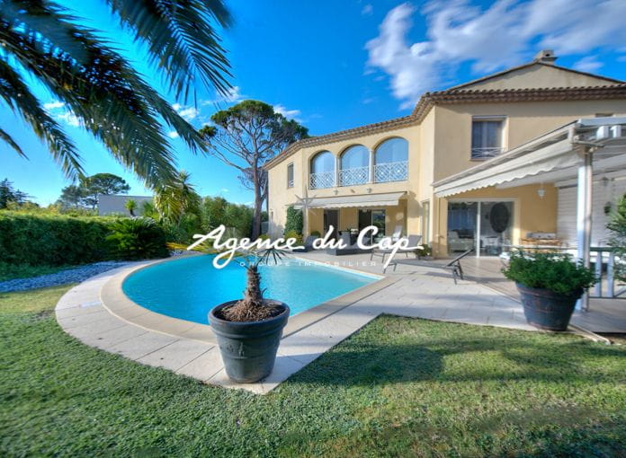 Saint-Raphaël, villa 180 m2, 4 chambres, piscine, proche golfs