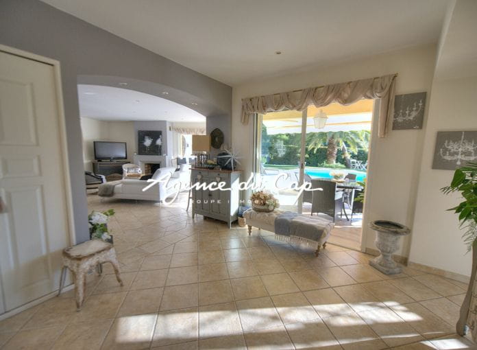 Saint-Raphaël, villa 180 m2, 4 chambres, piscine, proche golfs