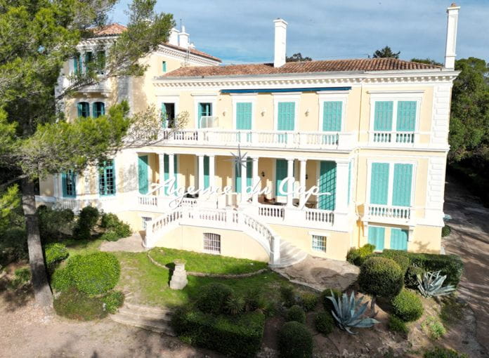 Charming 125sqm belle epoque style apartment in Saint-Raphaël Valescure garage