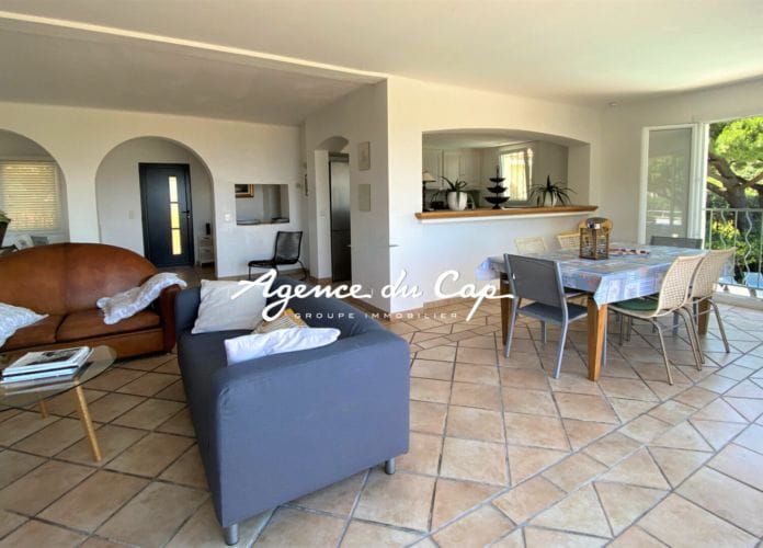 Provencal villa 155sqm 6 rooms sea view sainte maxime (5)