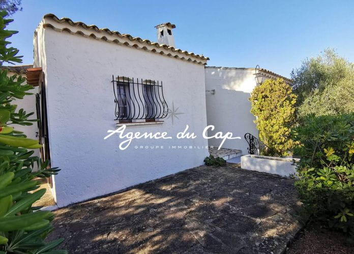 à vendre villa 82m² avec 2 chambres bureau garage et sous sol, proche du bord de mer et centre ville à pied de saint aygulf (11)