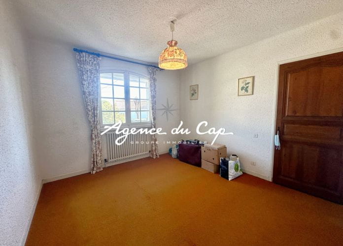 à vendre villa 82m² avec 2 chambres bureau garage et sous sol, proche du bord de mer et centre ville à pied de saint aygulf (7)