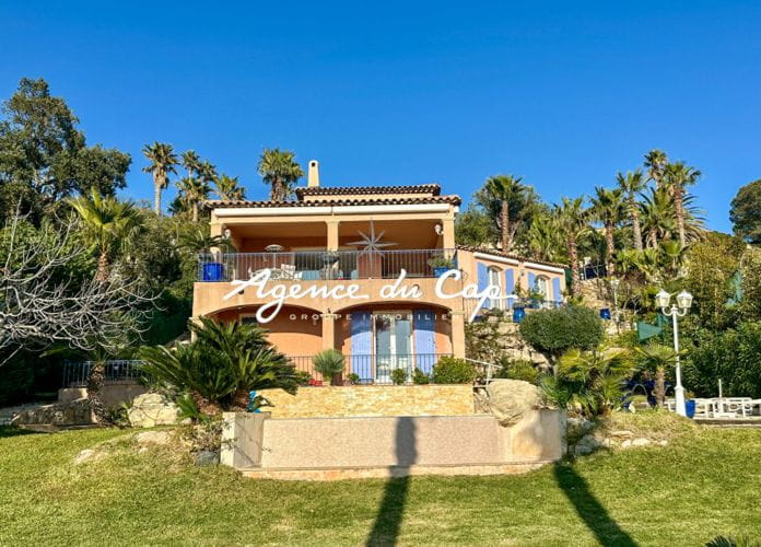 Villa for sale 170sqm 5 rooms sea view on the gulf of saint-tropez, gym jacuzzi and swimming pool, in sainte-maxime (1)