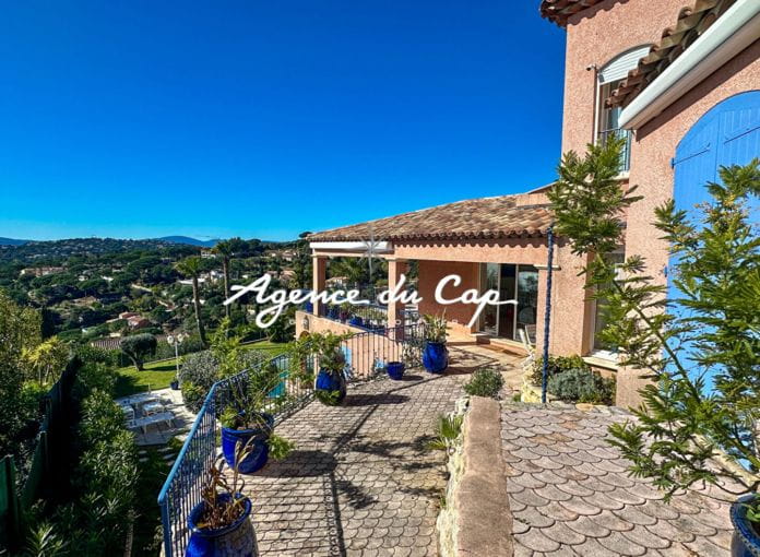 Villa à vendre 170m² 5 pièces vue mer sur le golfe de saint-tropez, salle de sport  jacuzzi et piscine, à sainte-maxime