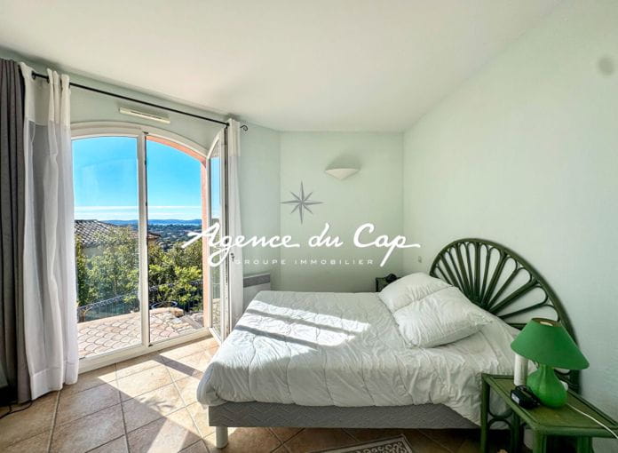 Villa à vendre 170m² 5 pièces vue mer sur le golfe de saint-tropez, salle de sport  jacuzzi et piscine, à sainte-maxime