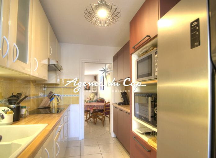 Quiet 3-room apartment with terrace and garage in the city center of Saint-Raphaël