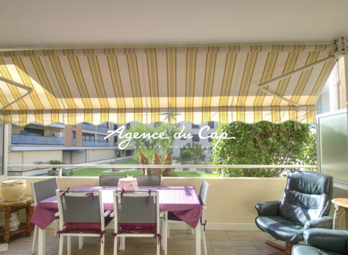 Quiet 3-room apartment with terrace and garage in the city center of Saint-Raphaël