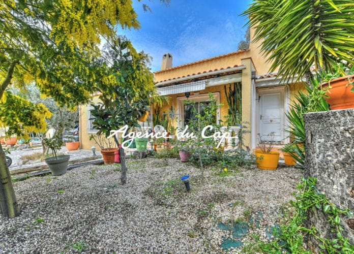 5 room detached villa with pool close to shops on foot for sale in saint raphael (5)