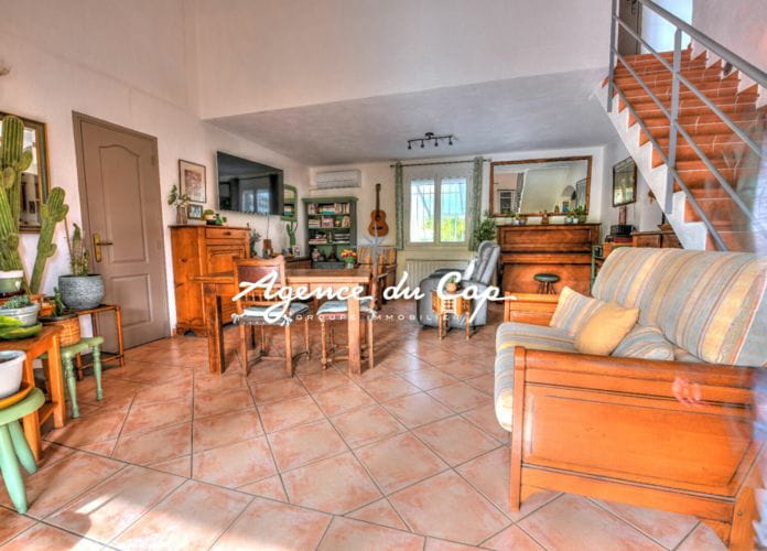 5 room detached villa with pool close to shops on foot for sale in saint raphael (6)