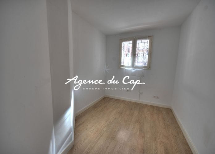 Appartement 30m² 2 pieces centre et plage a pied a vendre a saint aygulf (6)