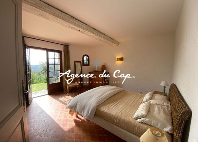 Provencal villa of 124sqm, 5 rooms with panoramic sea view, in issambres (8)