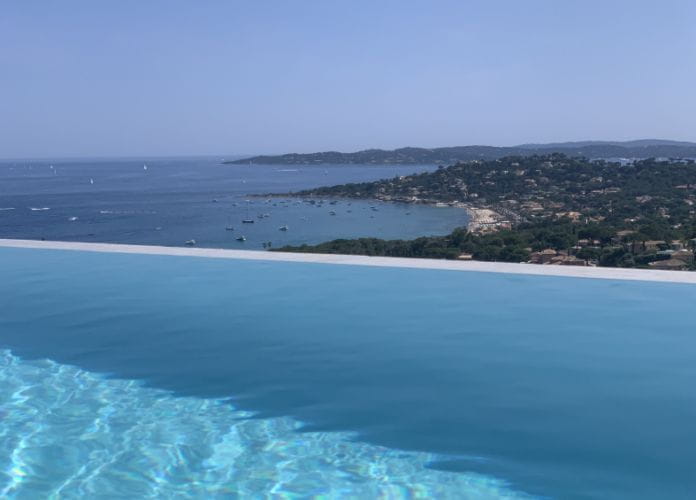 Prestige residence for sale of approximately 216sqm with an exceptional sea view, in sainte-maxime (1)