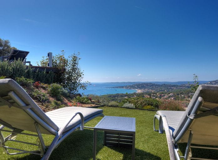 Prestige residence for sale of approximately 216sqm with an exceptional sea view, in sainte-maxime