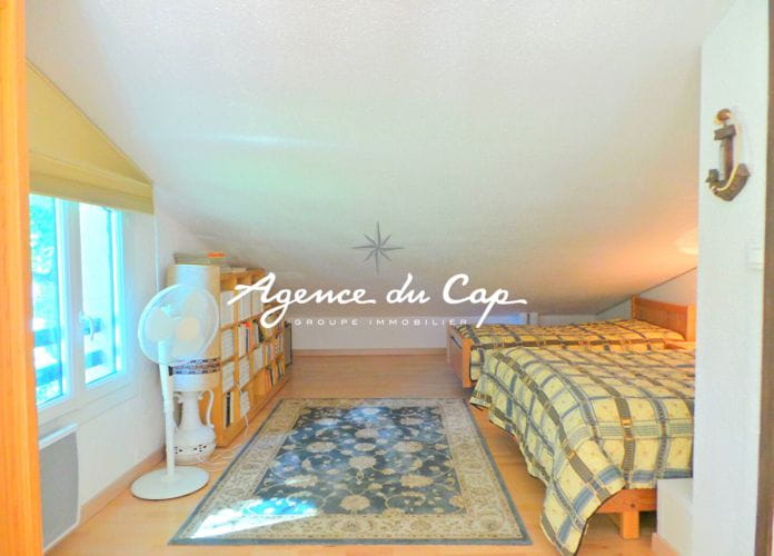 3 room duplex apartment with terrace and parking located near the city center on foot, in saint aygulf (9)