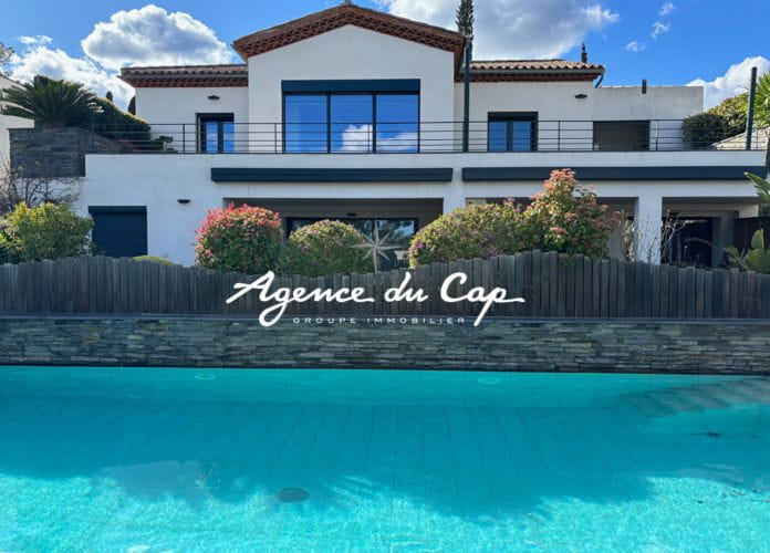 Compromis signé – appartement moderne t4 avec vue mer, piscine commune, petite copropriete a saint aygulf (17)