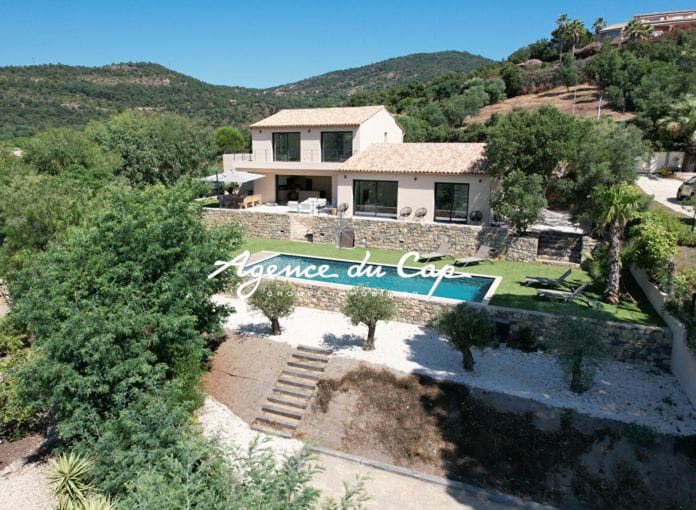 For sale provencal villa garage pool sea view 6 rooms les Issambres