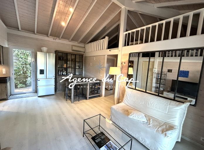 À vendre chalet de 55 m² avec 3 chambres, situé dans un domaine privé avec piscine à proximité du port et des plages de Grimaud, à gassin