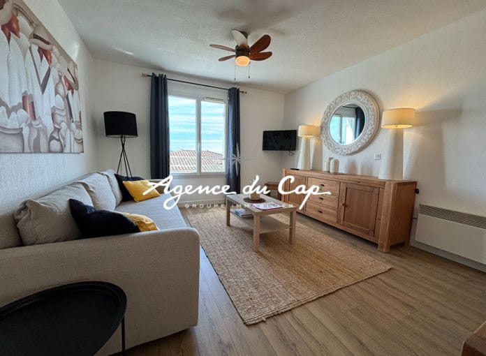 A vendre appartement 4 pieces de 56m² avec vue mer et collines dans une résidence privée, à saint aygulf