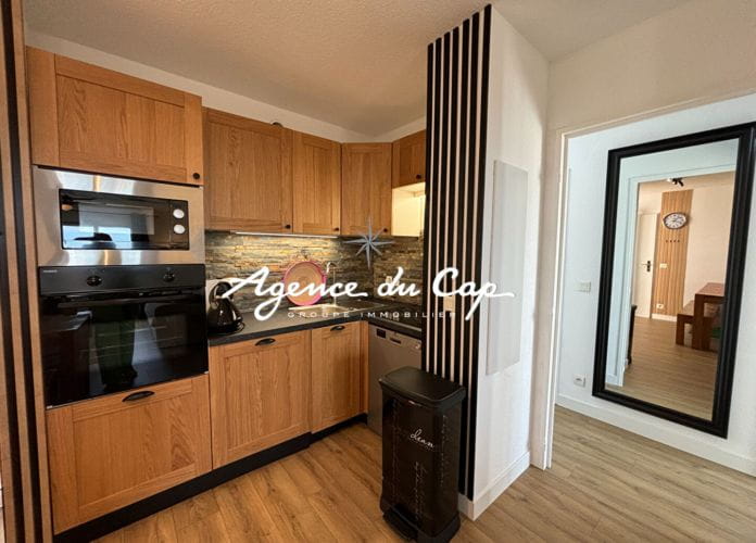 A vendre appartement 4 pieces de 56m² avec vue mer et collines dans une résidence privée, à saint aygulf (3)