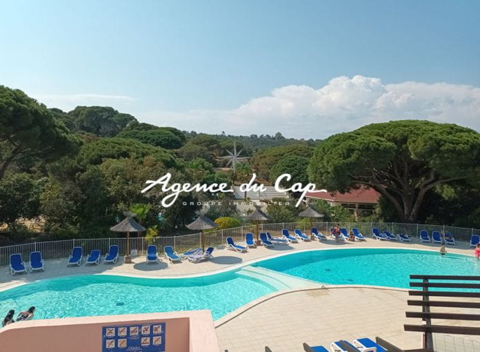 A vendre appartement 4 pieces de 56m² avec vue mer et collines dans une résidence privée, à saint aygulf