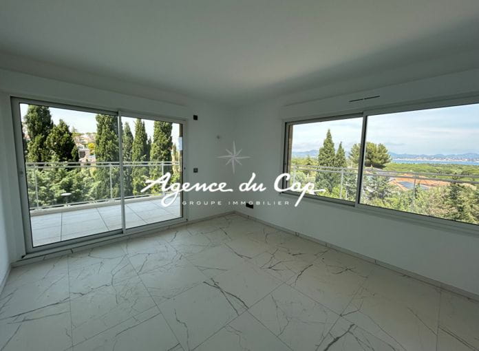 A vendre appartement vue mer 3 pieces  proche centre ville vene