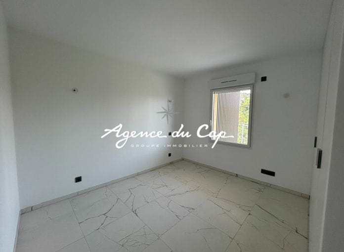 A vendre appartement vue mer 3 pieces  proche centre ville vene