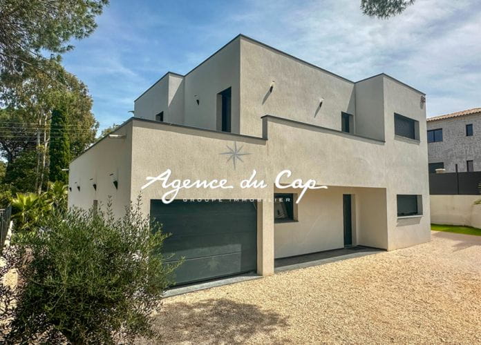 Villa contemporaine à vendre 7 pieces avec piscine et garage, à saint aygulf (13)