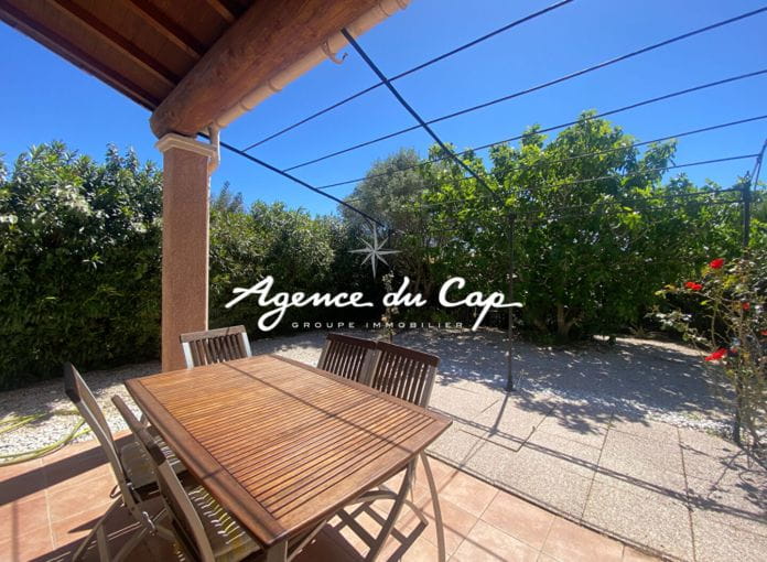 Villa apartment of 50sqm on one level located in a secure residence with swimming pool, close to the golf courses in Roquebrune-sur-Argens