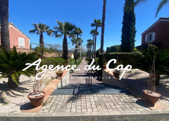 Villa apartment of 50sqm on one level located in a secure residence with swimming pool, close to the golf courses in roquebrune sur argens (8)