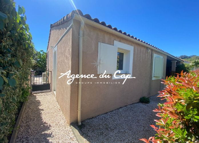 Villa appartement de 50m² de plain pied situé dans une résidence sécurisée avec piscine, proche des golfs à roquebrune sur argens (0)