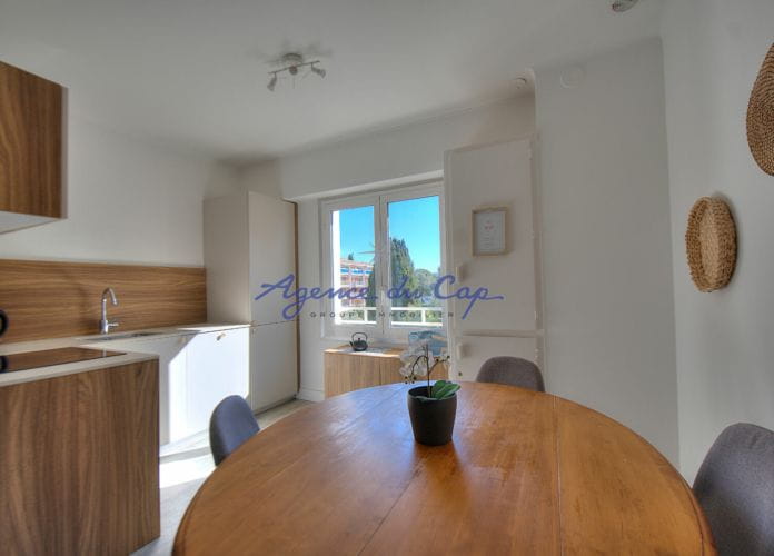 Appartement 3 pieces dernier etage vue mer proche mer et commerces a pied saint raphael boulouris (3)