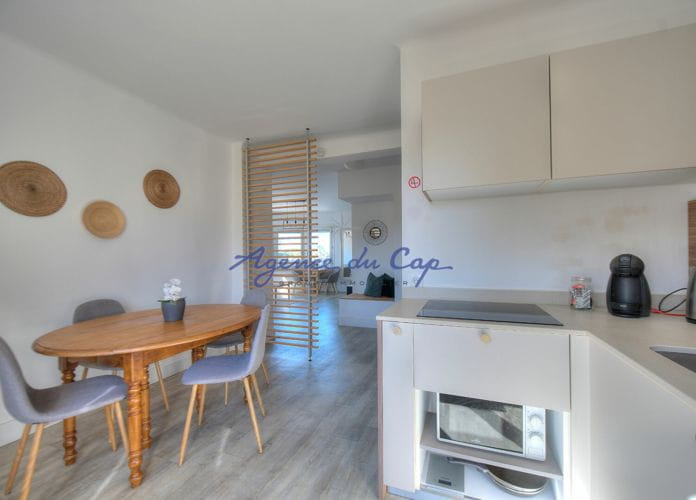 Appartement 3 pieces dernier etage vue mer proche mer et commerces a pied saint raphael boulouris (5)