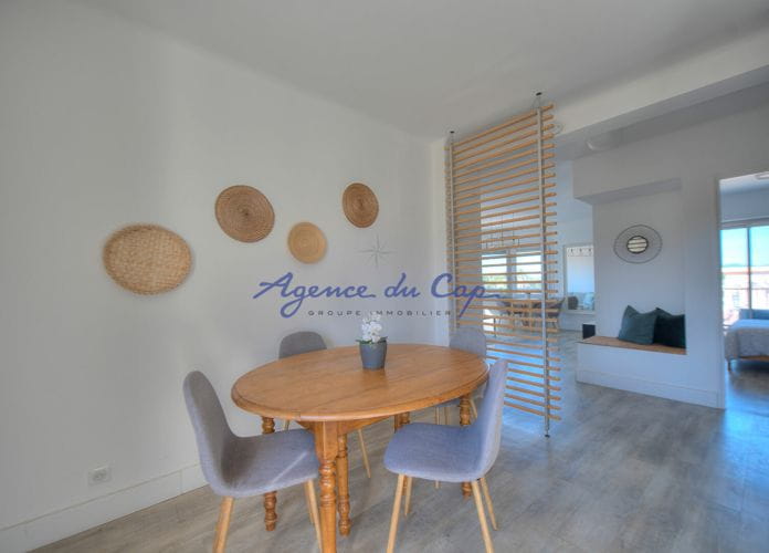 Appartement 3 pieces dernier etage vue mer proche mer et commerces a pied saint raphael boulouris (6)