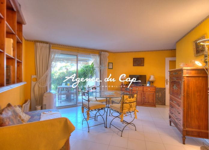 Appartement 2 pieces 41m² et 60m² de jardin a vendre vue golf et piscine saint raphael valescure (2)