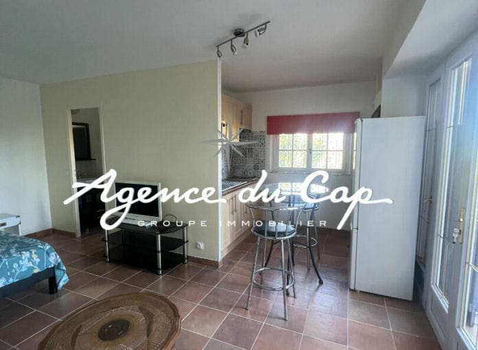 For sale provencal villa of 180sqm with 3 bedrooms and a studio quietly located in a dead end in the sainte-maxime area