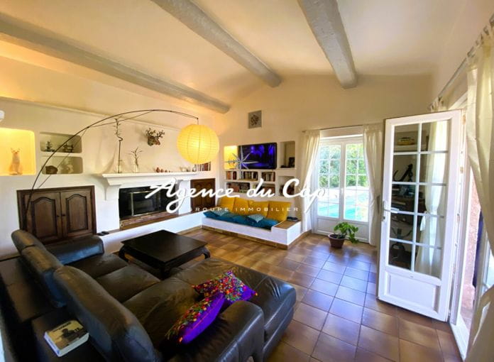 For sale provencal villa of 180sqm with 3 bedrooms and a studio quietly located in a dead end in the sainte-maxime area