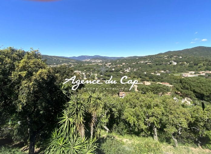 À vendre villa provencale de 180m² avec 3chambres et un studio située au calme dans une impasse sur le secteur de sainte-maxime