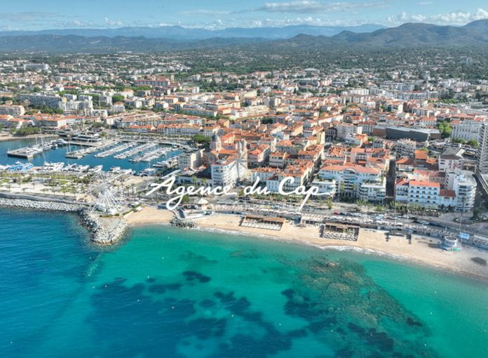 Villa vue mer triangle d'or centre ville et plages a pied garage piscine a Saint-Raphaël