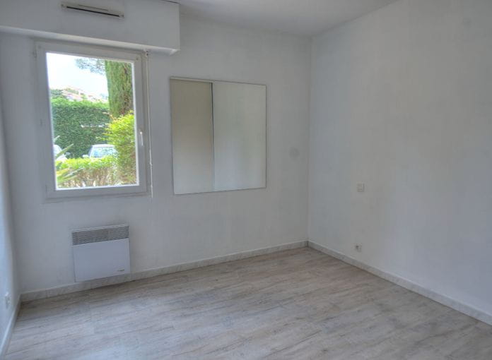 Saint-Raphaël 4 room apartment, ground floor, 83 m2, garage, parking, close to amenities